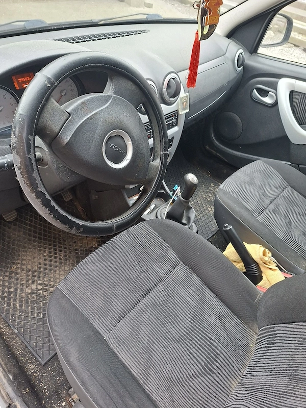 DACIA Logan 2010 — imagine 3