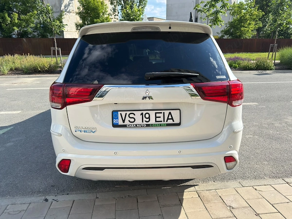 MITSUBISHI Outlander 2020 — imagine 4