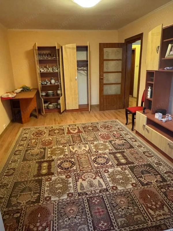 Vand apartament 3 camere, Zona Soarelui, Mobilat si Utilat, Garaj in baterie — fotografia 1