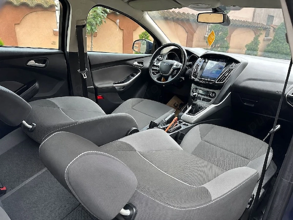 FORD Focus 2012 — imagine 9