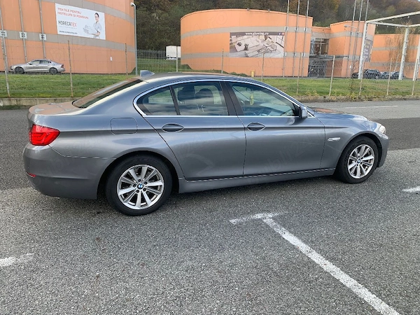 BMW 5 Series 2012 — imagine 4