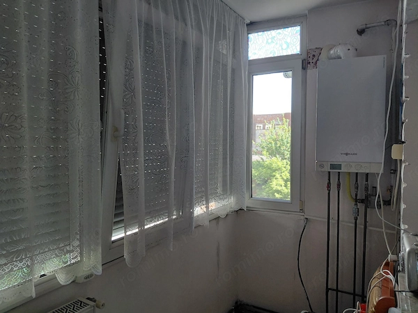 ap 3 camere foarte spatios 70 mp utili cu 2 bai si 2 balcoane etaj 3 Complexul Studentesc cu boxa — fotografia 1