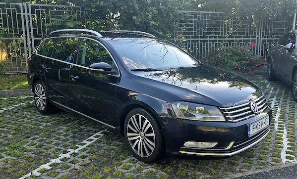VOLKSWAGEN Passat