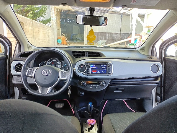 TOYOTA Yaris 2012 — imagine 3