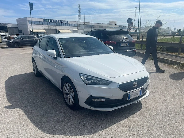 SEAT Leon 2023 — imagine 4