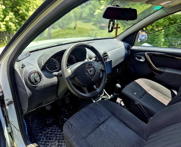 DACIA Duster 2011 — imagine 8