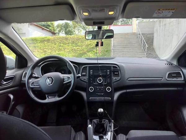 RENAULT Megane 2020 — imagine 4