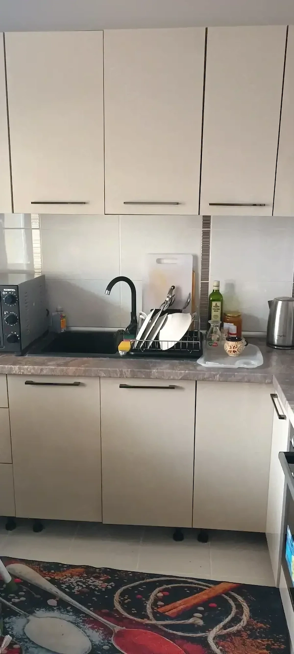 ÎNCHiRIEZ sau vînd apartament,disponibil cu data 01.07.26 — fotografia 1