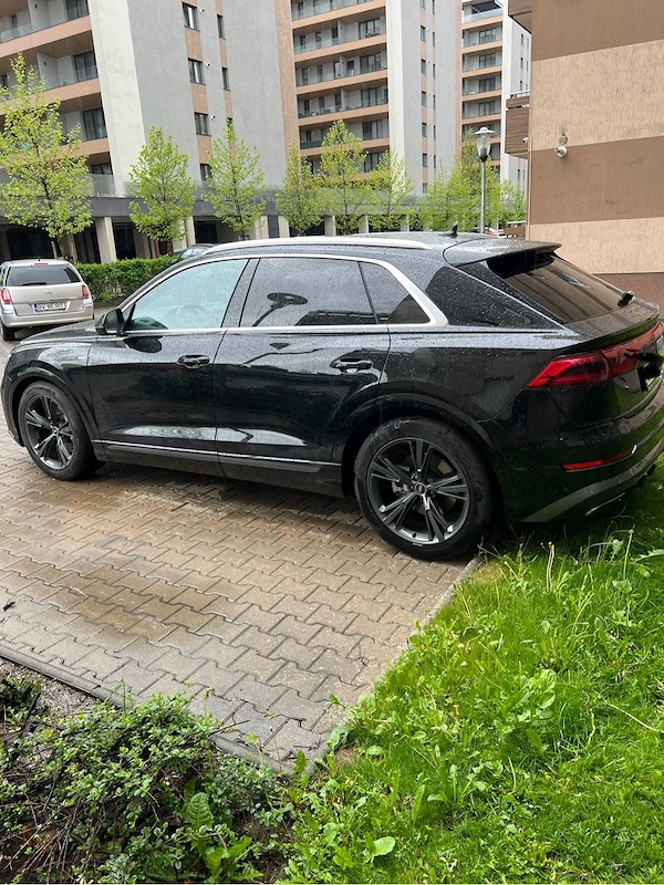 AUDI Q8 2025 — imagine 10