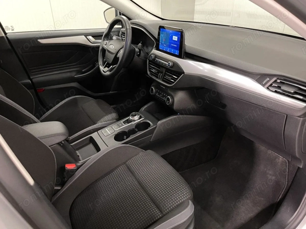 FORD Focus 2022 — imagine 10