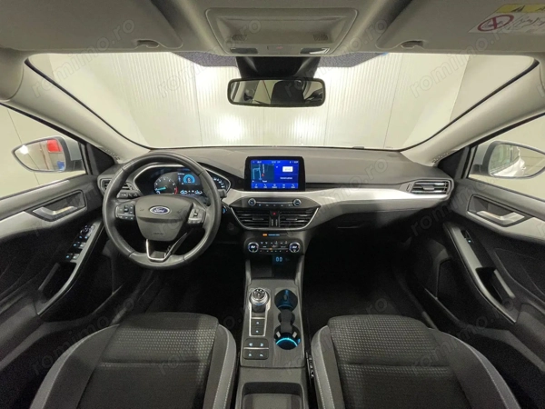 FORD Focus 2022 — imagine 7