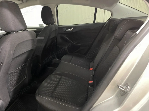 FORD Focus 2022 — imagine 11