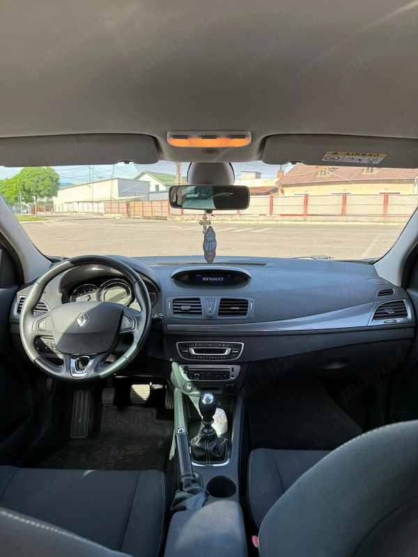 RENAULT Megane 2015 — imagine 3