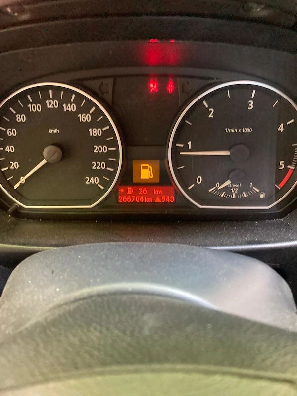 BMW 1 Series 2024 — imagine 9