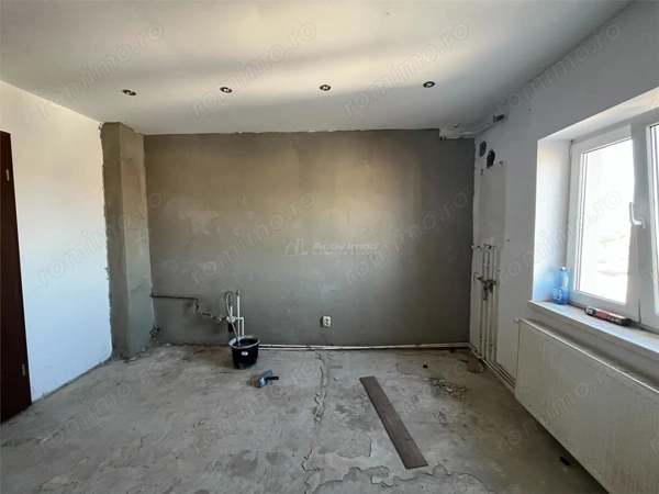 Lugoj, Apartament 3 Cam., 84 Mp., Semidecomandat, et.6, Central Blocul Postei — fotografia 3
