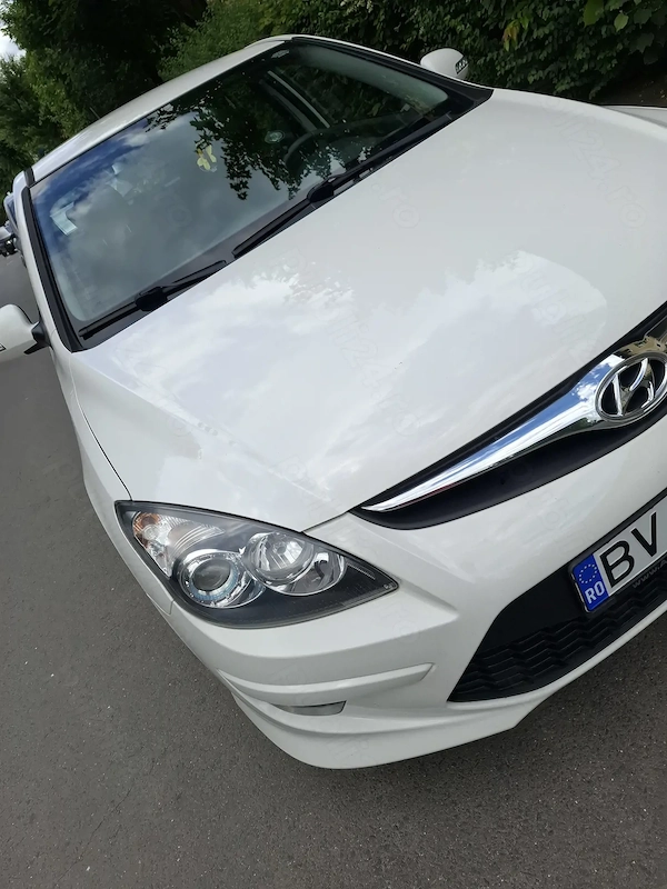 HYUNDAI i30 2012