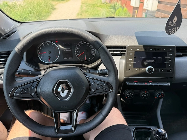 RENAULT Clio 2022 — imagine 8