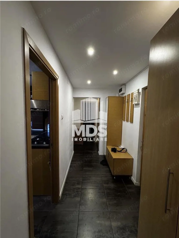 Decomandat la etaj 2, 60 mp utili, mobilat si utilat — fotografia 3