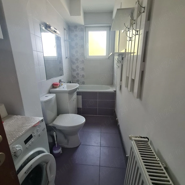 Vand apartament 2 camere central, et 3 4, spatios, mobilat, utilat — fotografia 1