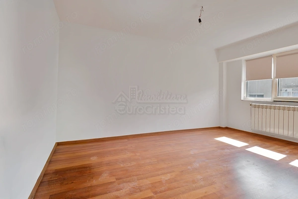 Apartament 3 camere în Mangalia , 600 m până la plajă — fotografia 2