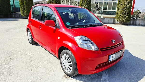 DAIHATSU Sirion 2005
