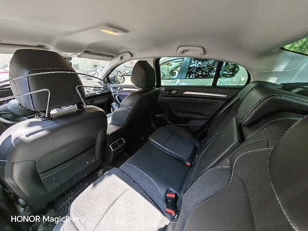 RENAULT Megane 2023 — imagine 2