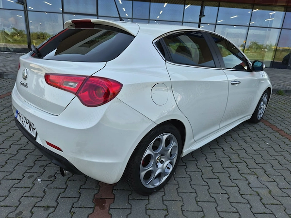 ALFA ROMEO Giulietta 2011 — imagine 4