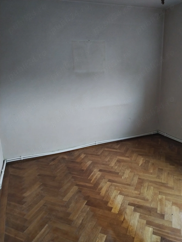 Vând sau schimb apartament 3 camere,et 3,zona Kogălniceanu Deva — fotografia 3