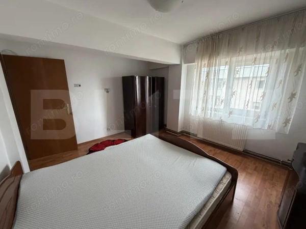 Apartament cu 3 camere, decomandat, 72 mp, zona Victoriei — fotografia 3