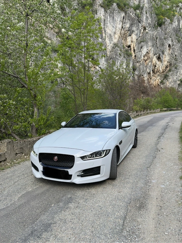JAGUAR XE