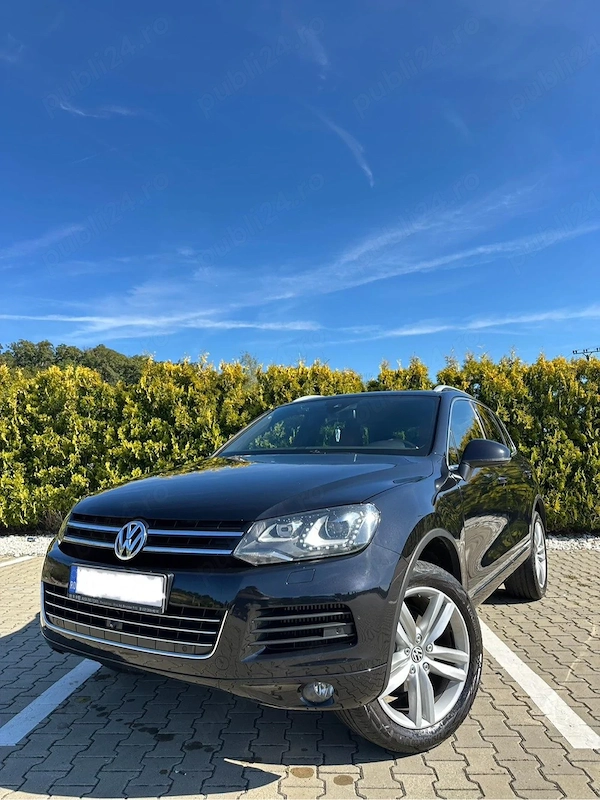 VOLKSWAGEN Touareg