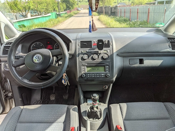 VOLKSWAGEN Touran 2004 — imagine 5