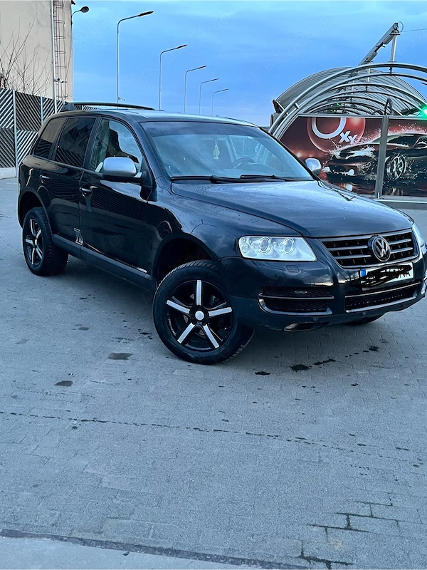 VOLKSWAGEN Touareg