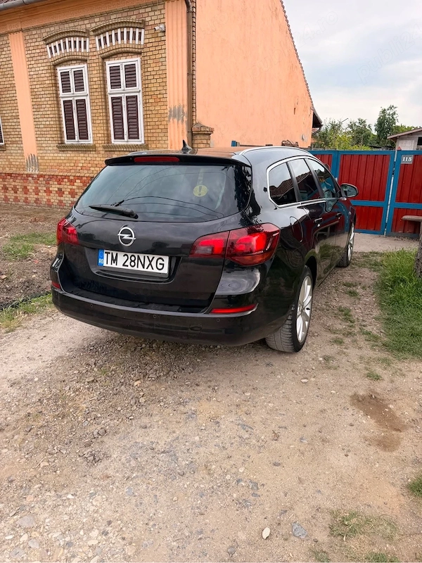 OPEL Astra 2011 — imagine 5