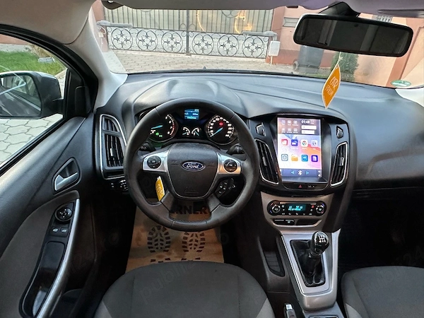 FORD Focus 2012 — imagine 6