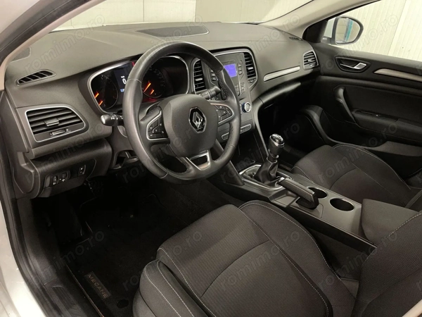 RENAULT Megane 2022 — imagine 5