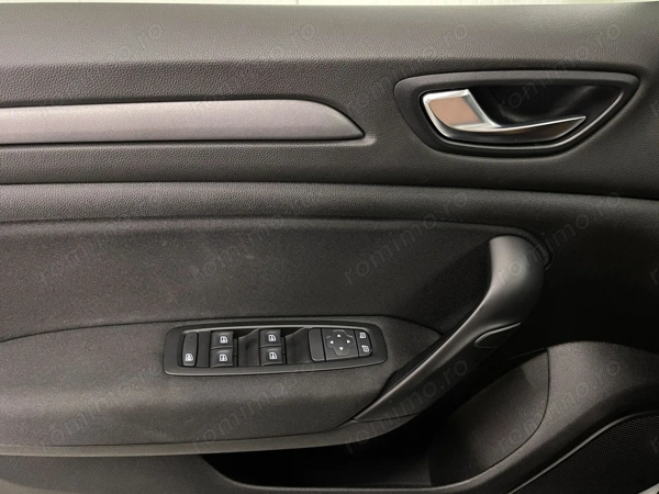 RENAULT Megane 2022 — imagine 18