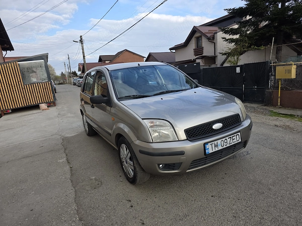 FORD Fusion 2002 — imagine 3