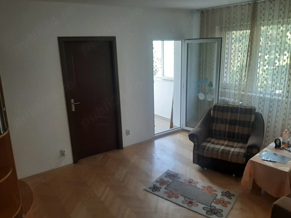 2 camere Titan PARC Titanii-strada Burdujeni — fotografia 3