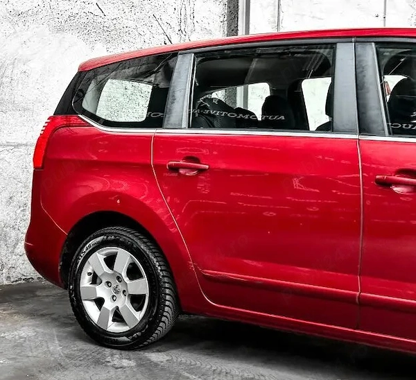 PEUGEOT 5008 2010 — imagine 6