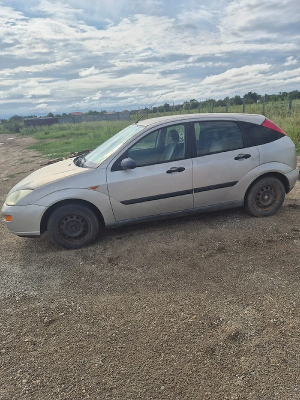 FORD Focus 2000 — imagine 4