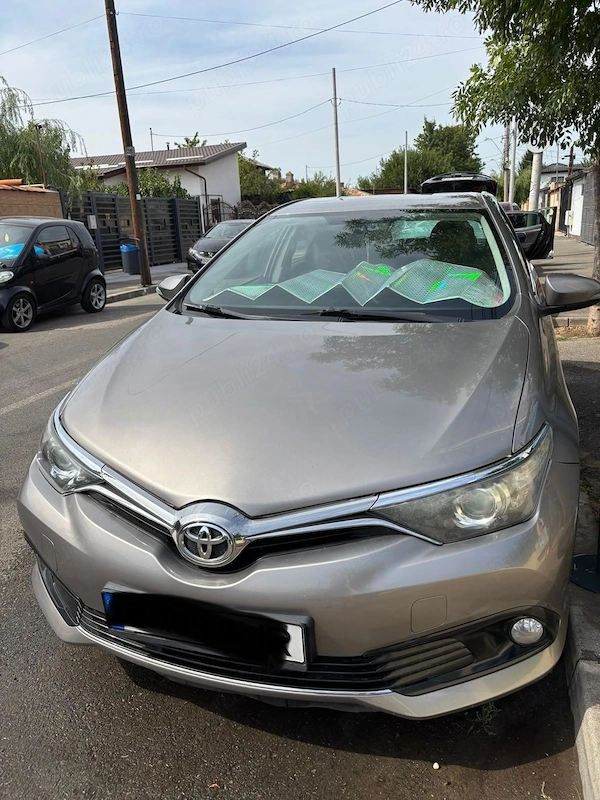 TOYOTA Auris 2015