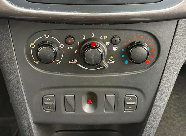 DACIA Sandero Stepway 2013 — imagine 12