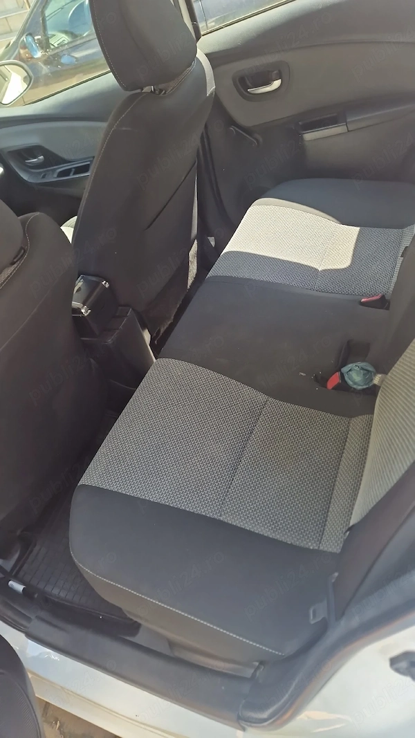 TOYOTA Yaris 2017 — imagine 3