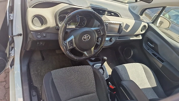 TOYOTA Yaris 2017 — imagine 5
