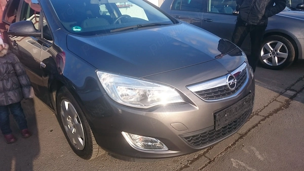 OPEL Astra 2011 — imagine 3