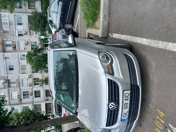 VOLKSWAGEN Touran 2010 — imagine 3