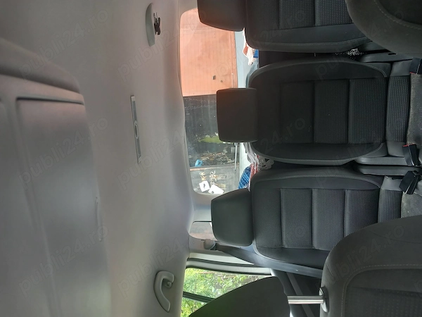VOLKSWAGEN Touran 2010 — imagine 9