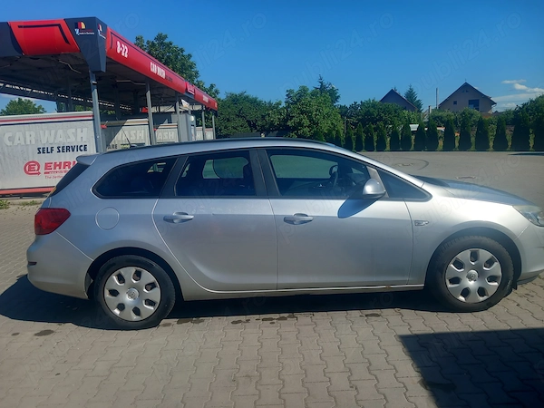 OPEL Astra 2011