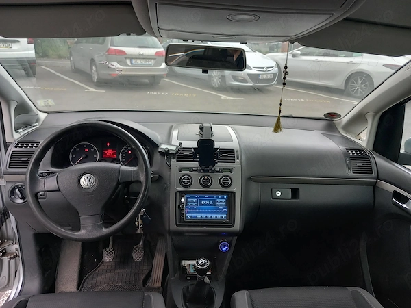 VOLKSWAGEN Touran 2010 — imagine 10